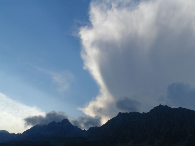 berge_und_wolken.jpg