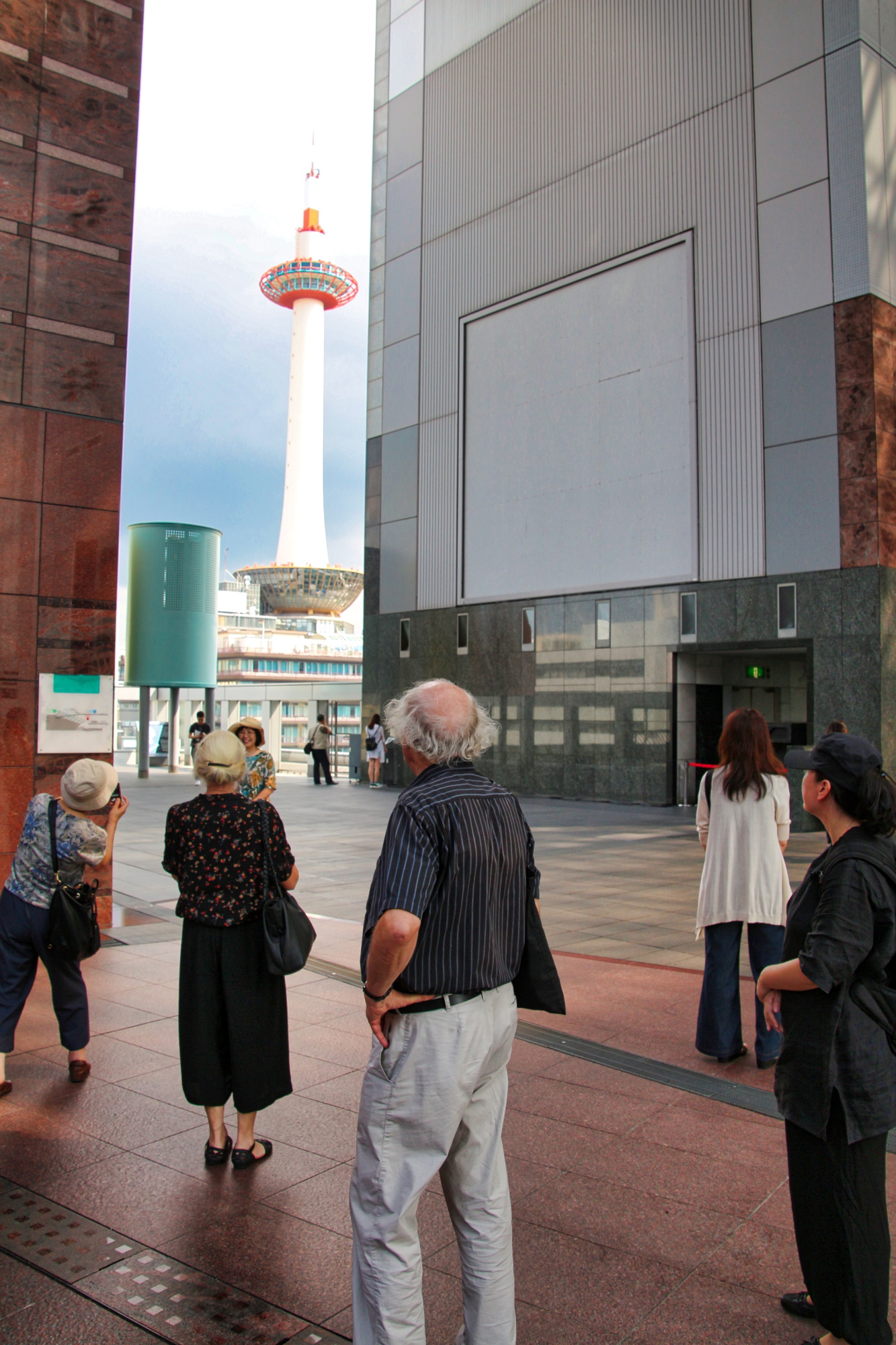 2015-09-04_kyoto_station_1.jpeg